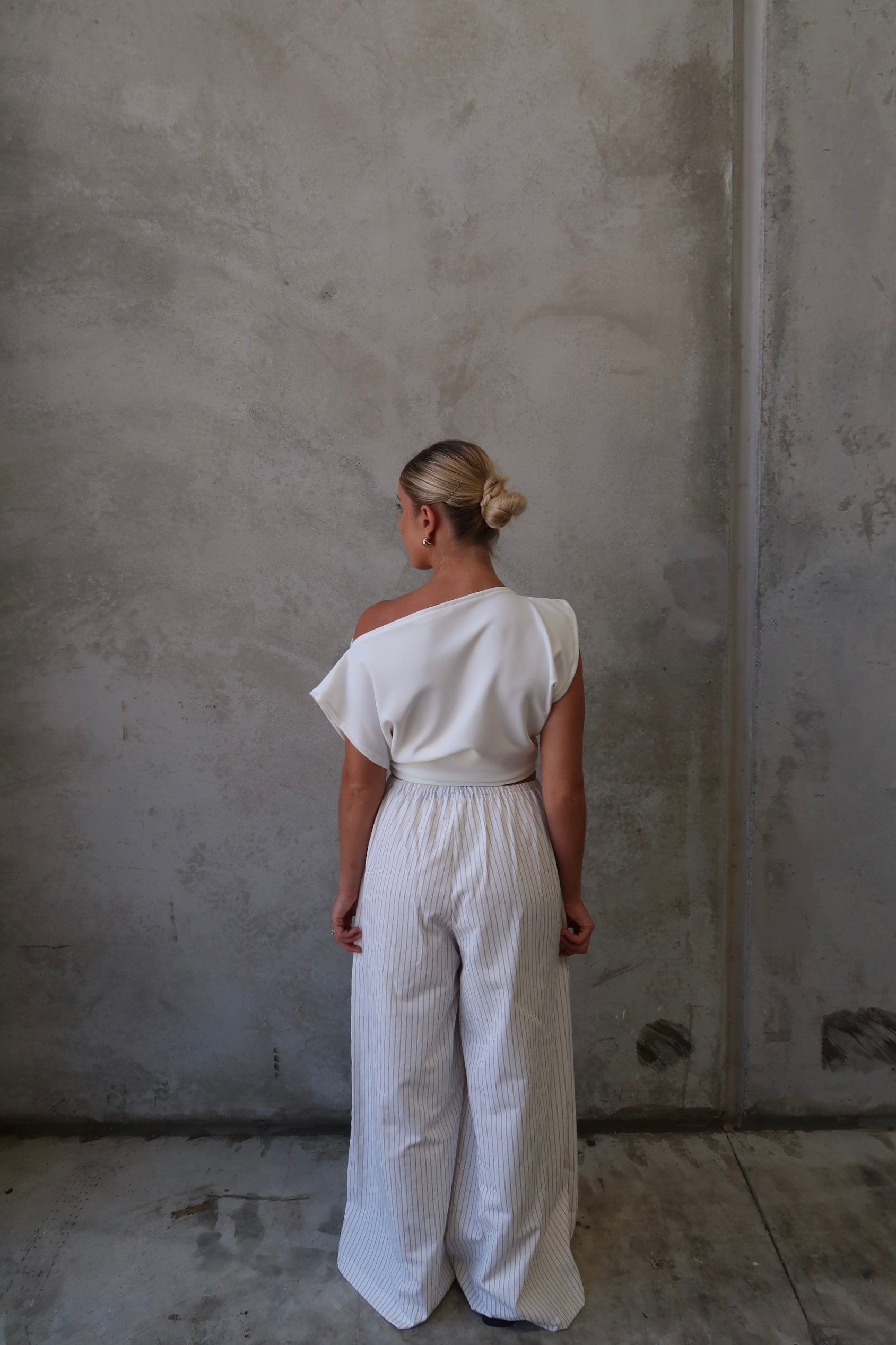 ELASTIC WAIST BAGGY PANTS - BEIGE STRIPE