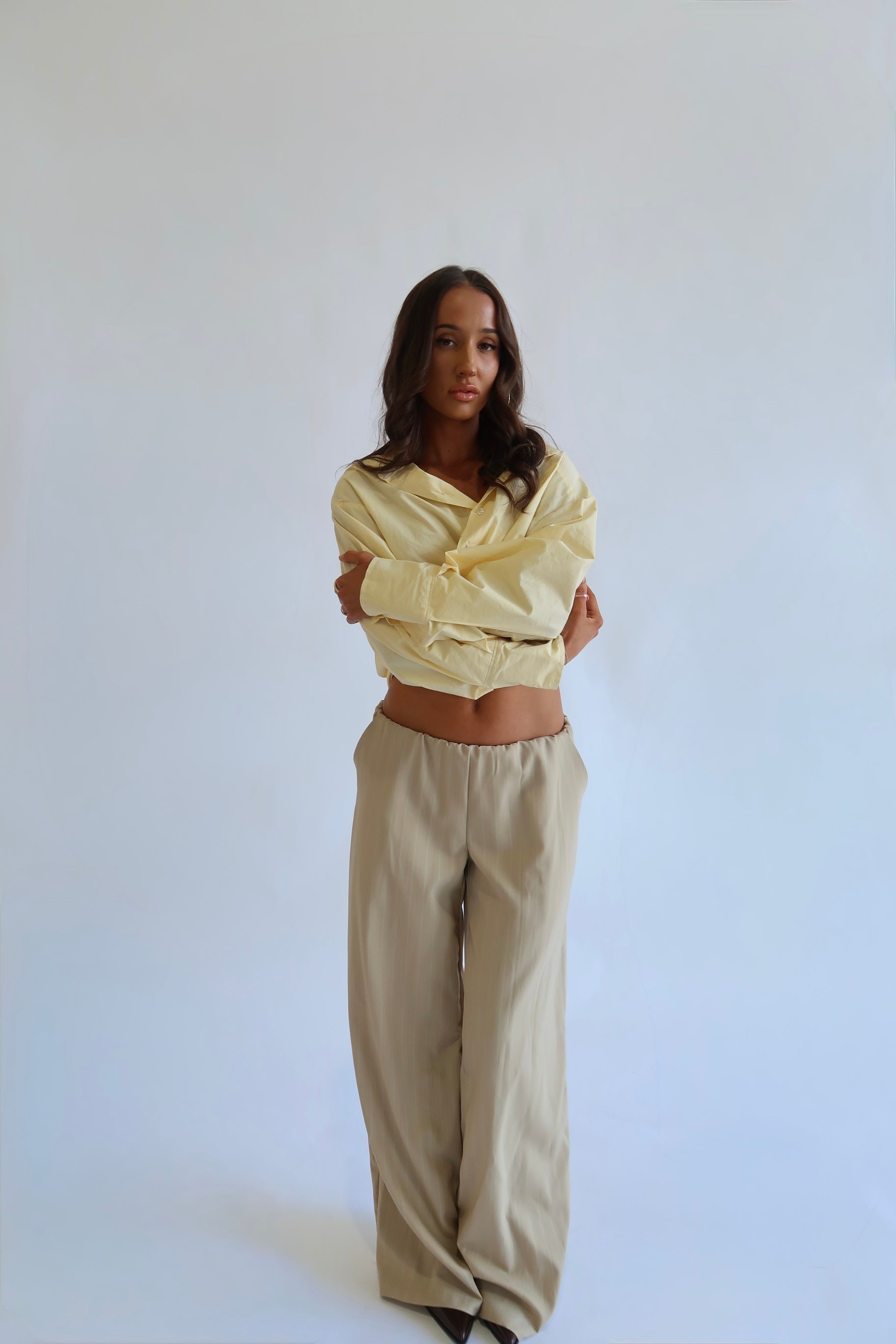 RELAXED GATHERED PANTS - BEIGE STRIPE