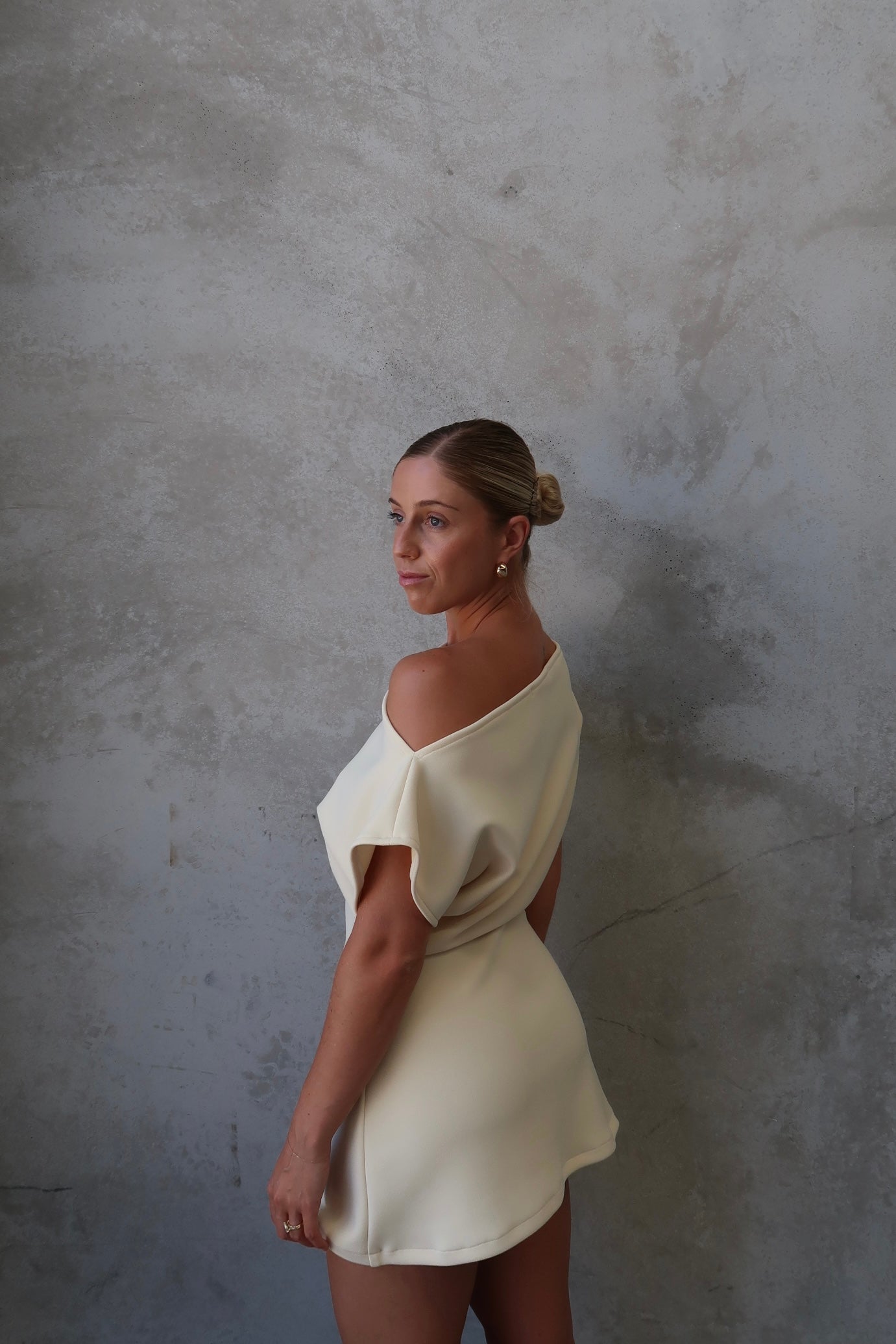 OFF THE SHOULDER MINI DRESS - LEMON