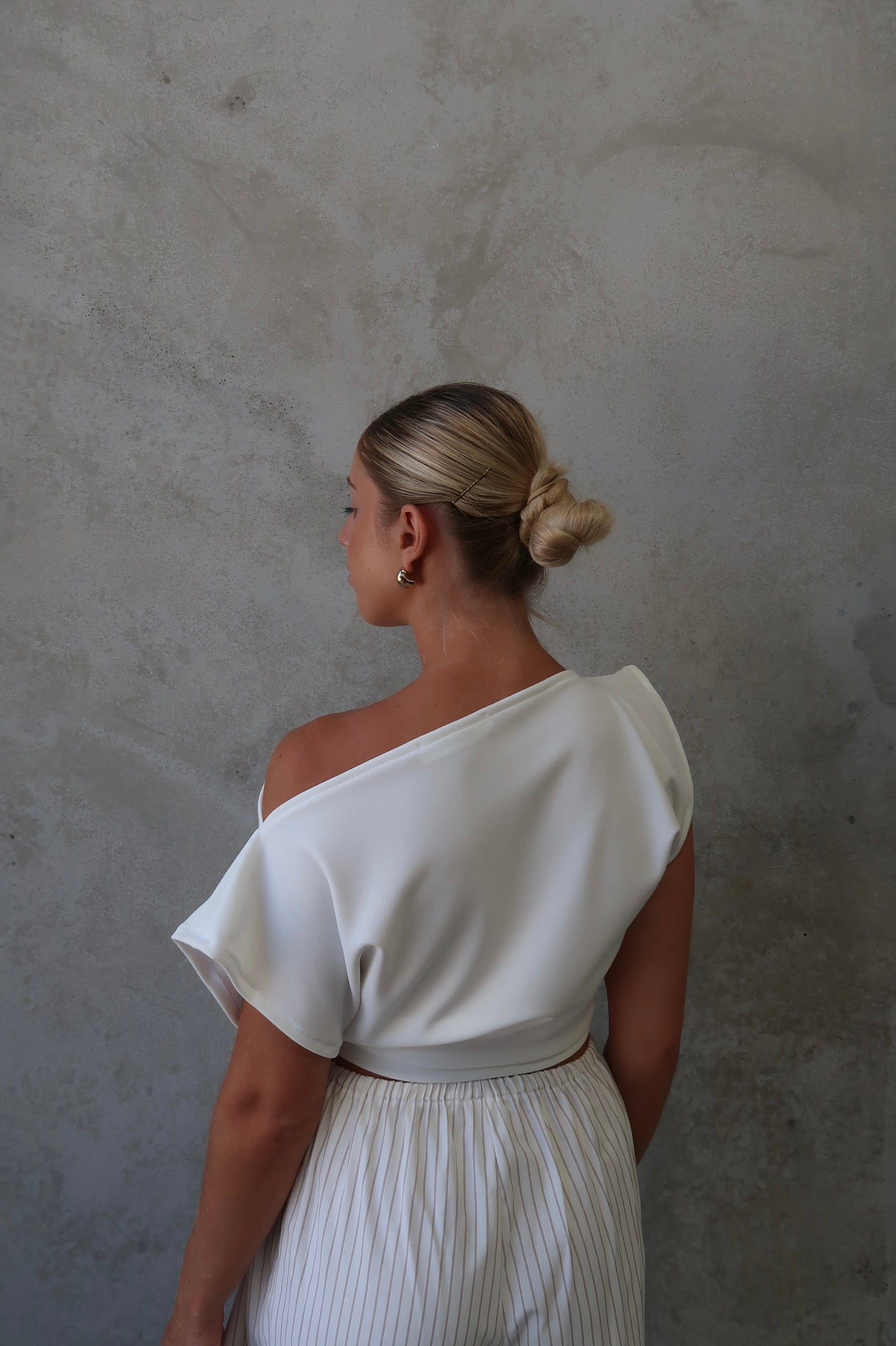 OFF THE SHOULDER CROP - IVORY